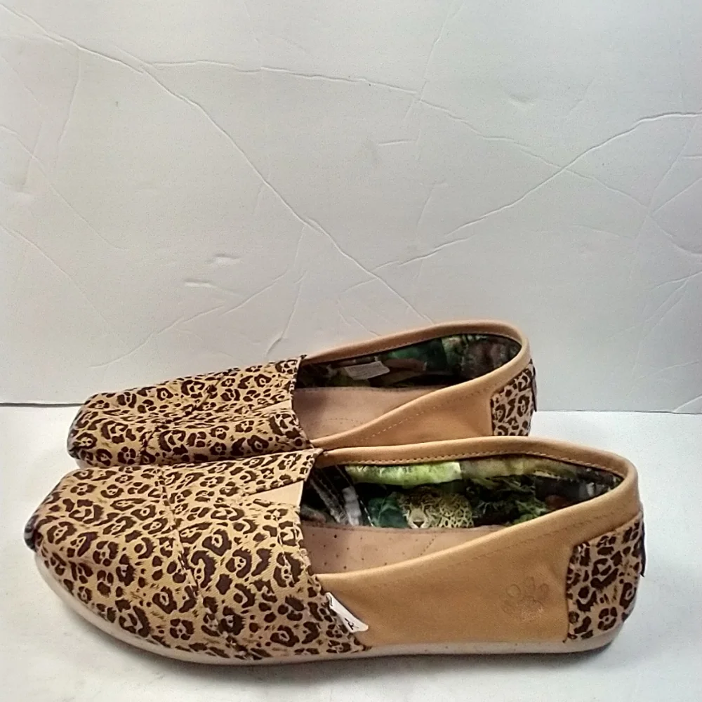 Toms National Geographic Big Cats Slip On Loafers Women's sz 9.5.